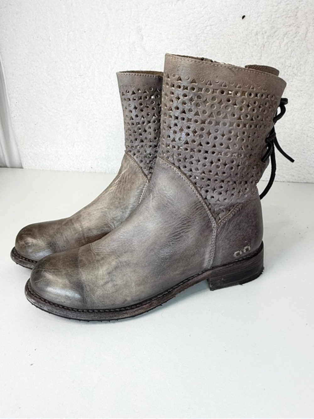 Bed Stu Leather Ankle Boots Size 7 Gray Distressed Perforated Lace up in back